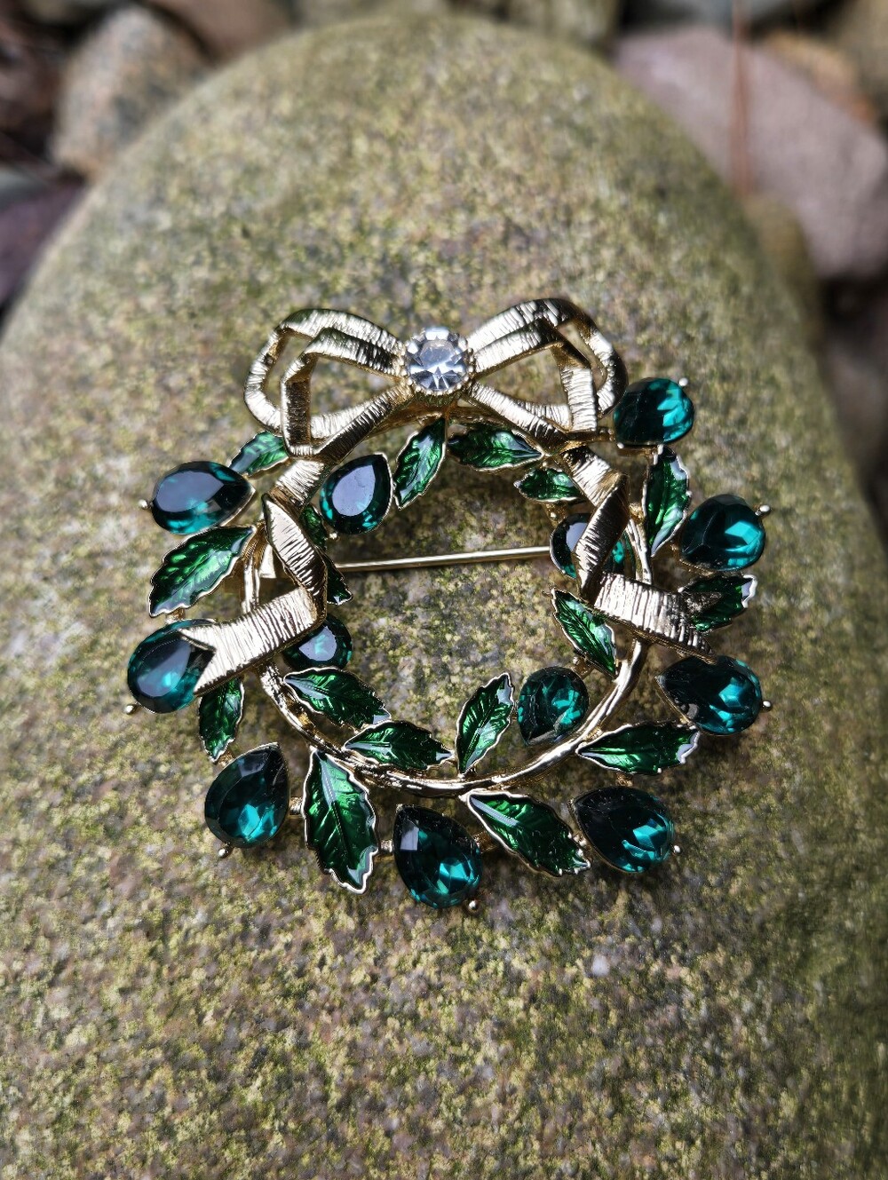 Napier Gold Tone Wreath Brooch with Emerald Green Stones